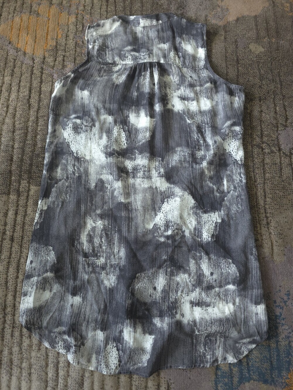 Eileen Fisher 100% Silk Sleeveless Sheer Blouse - Picture 4 of 7